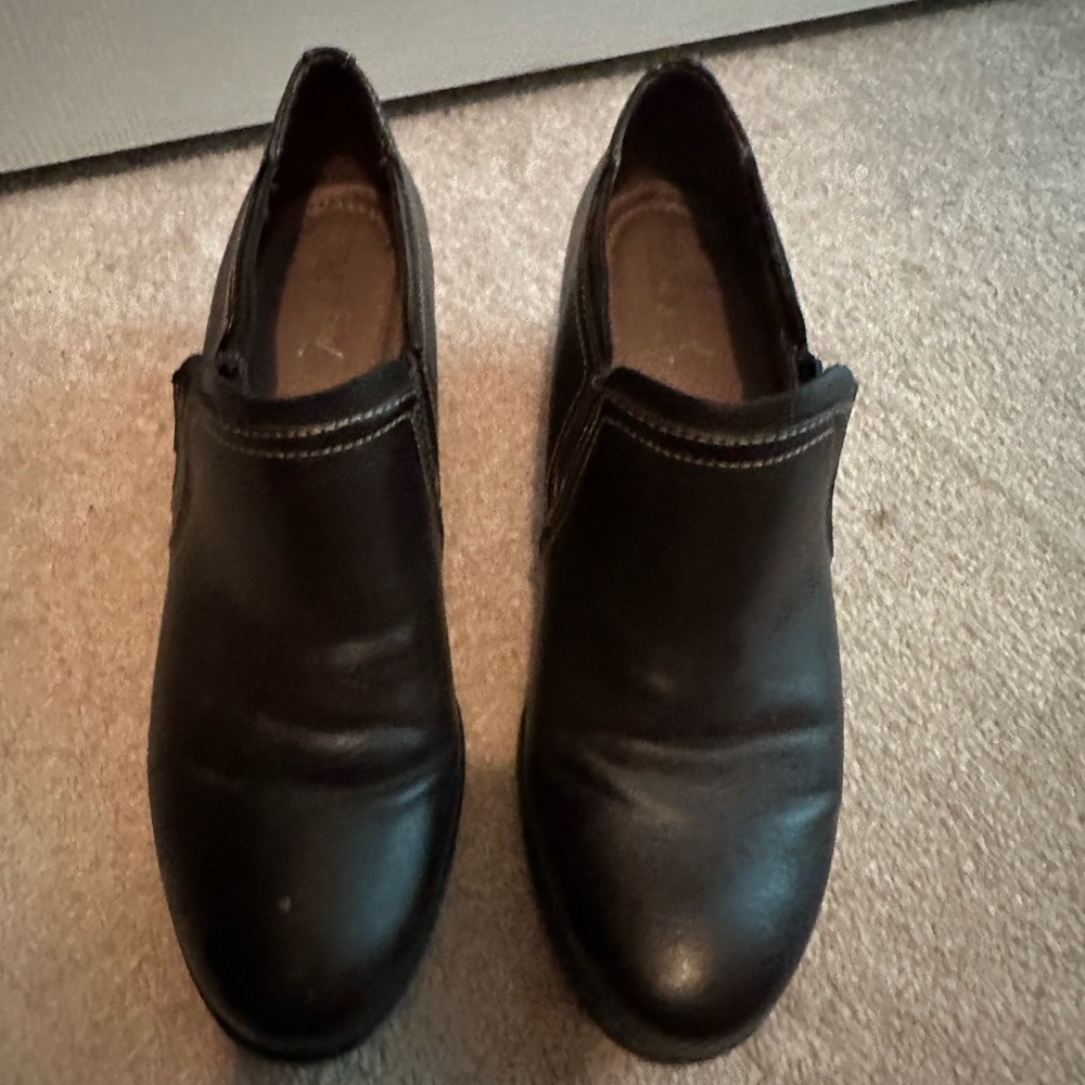 Women’s boots size 8 1/2